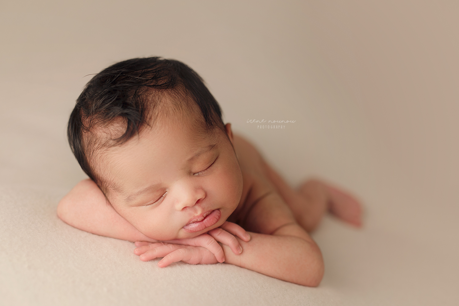 fotografía newborn bebé recién nacido en Barcelona fotografía newborn bebé recién nacido en Barcelona