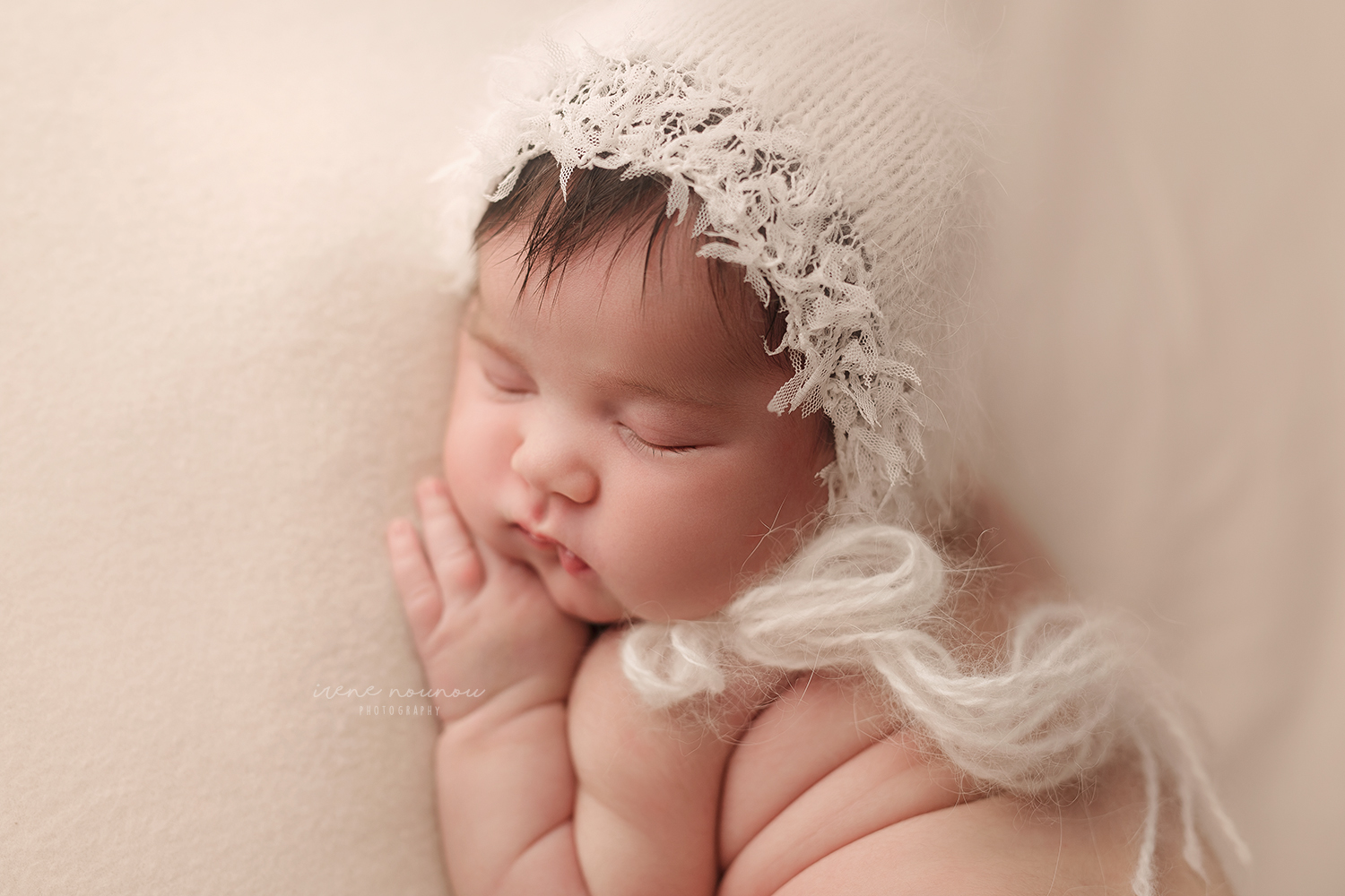 Fotografía newborn bebé recién nacido en Barcelona Fotografía newborn bebé recién nacido en Barcelona