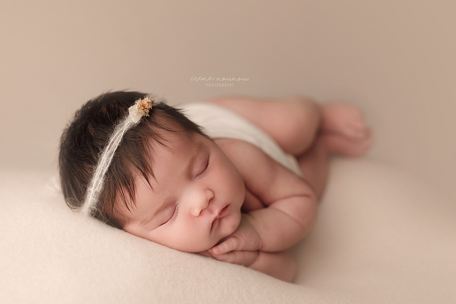 Fotografía newborn bebé recién nacido en Barcelona Fotografía newborn bebé recién nacido en Barcelona