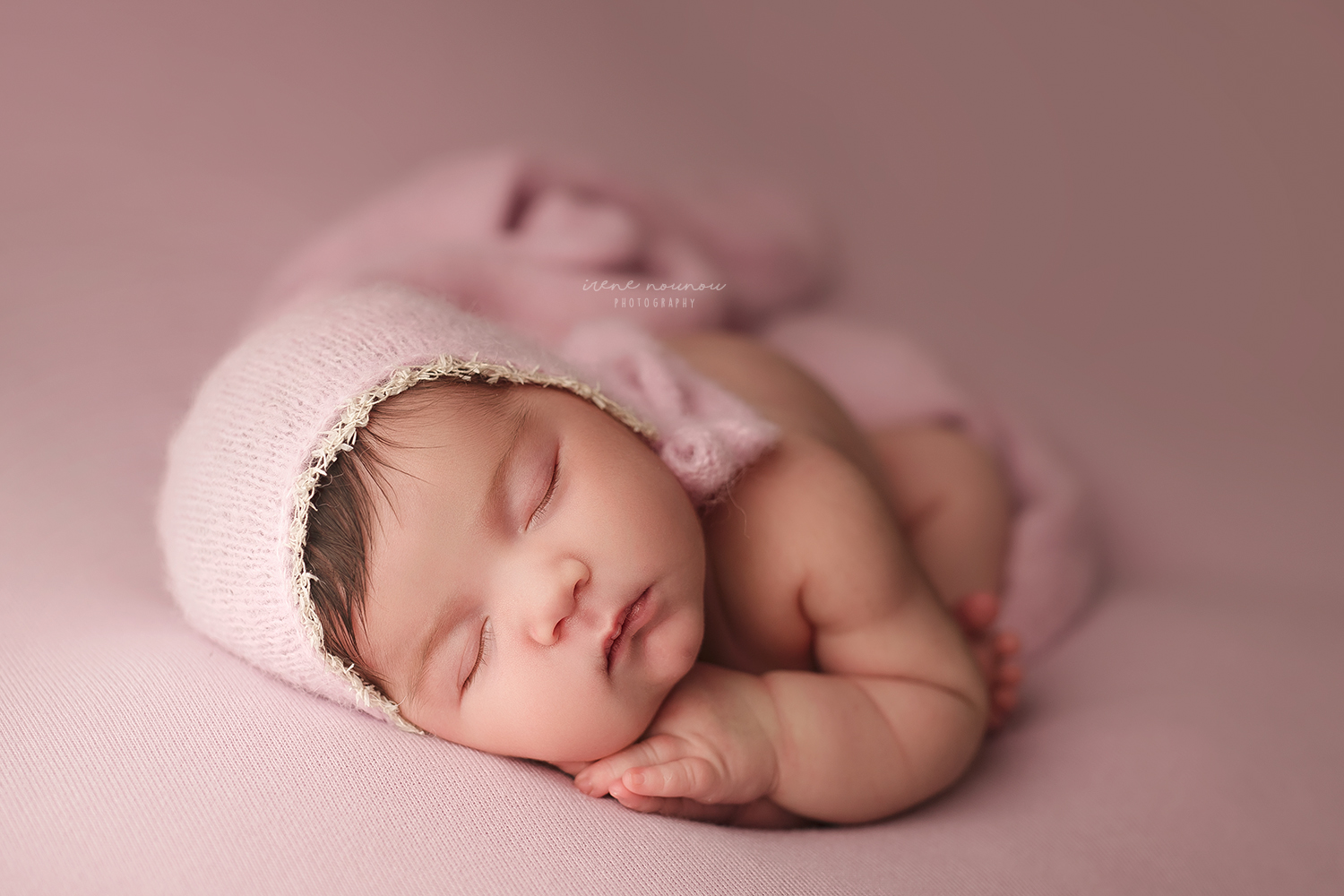 Fotografía newborn bebé recién nacido en Barcelona Fotografía newborn bebé recién nacido en Barcelona