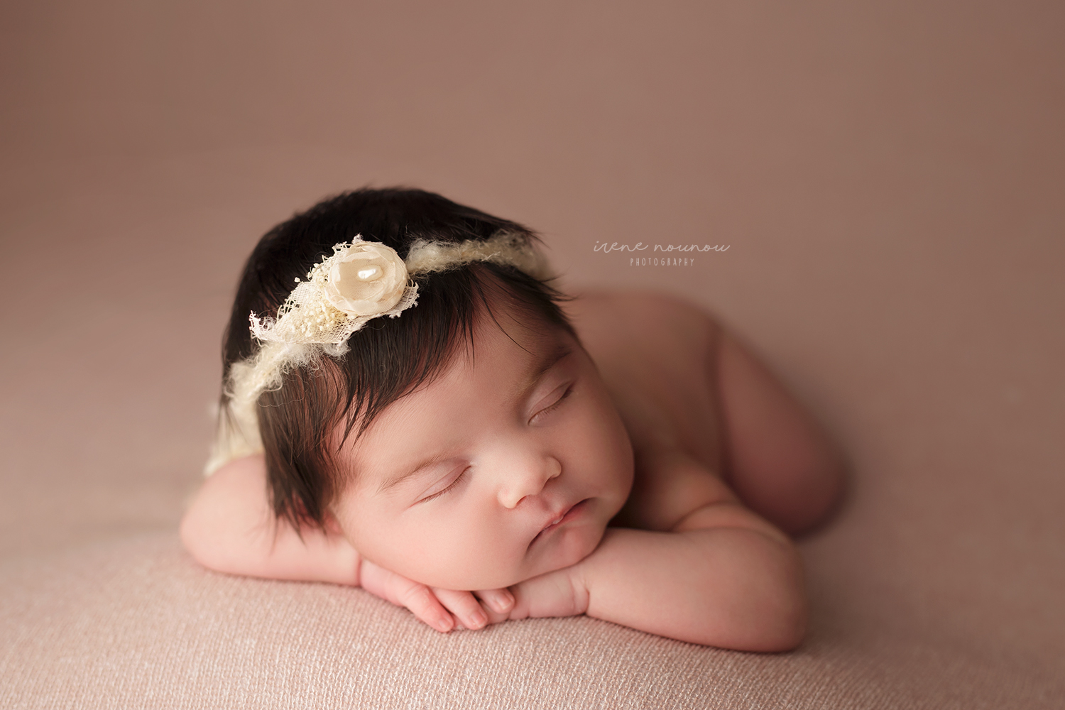 Fotografía newborn bebé recién nacido en Barcelona Fotografía newborn bebé recién nacido en Barcelona