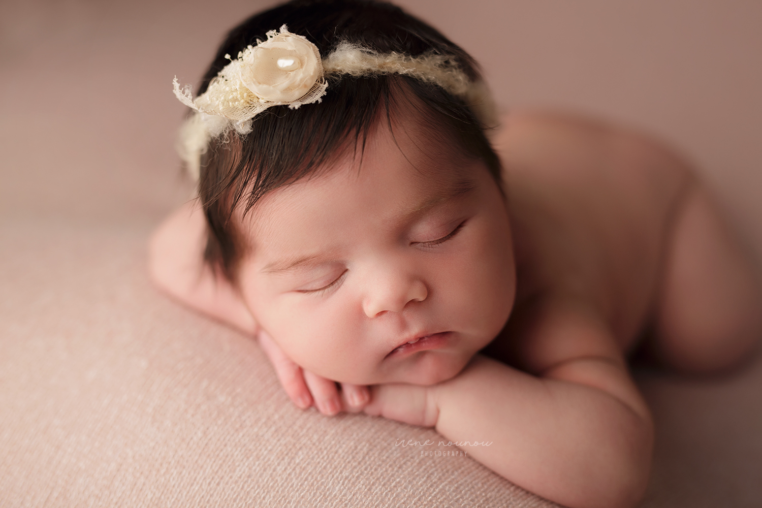 Fotografía newborn bebé recién nacido en Barcelona Fotografía newborn bebé recién nacido en Barcelona